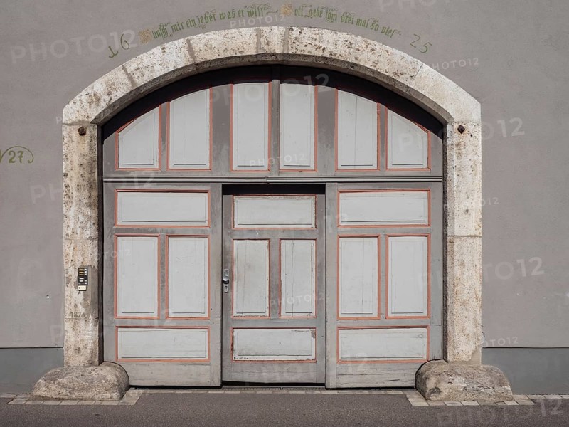 Motto above the archway