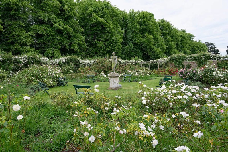 Statue