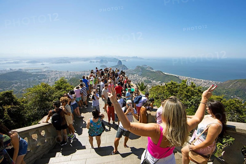 Visitors on the observation deck of Corcovado