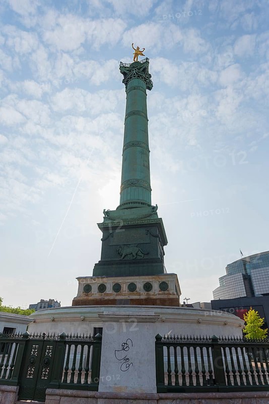 The July Column on the Place de la Bastille in the backlight