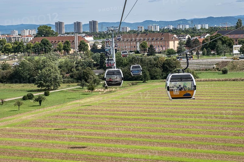 Cable car over the grounds of the Federal Horticultural Show