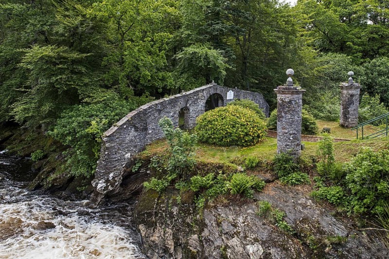 Island Innis Bhuidhe and the Clan MacNab Burial Ground in the river Dochart at Killin