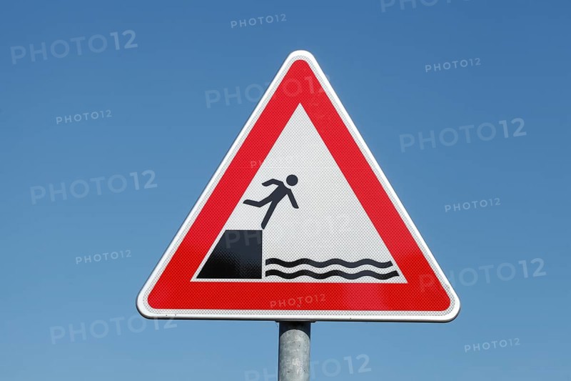 Road sign shore