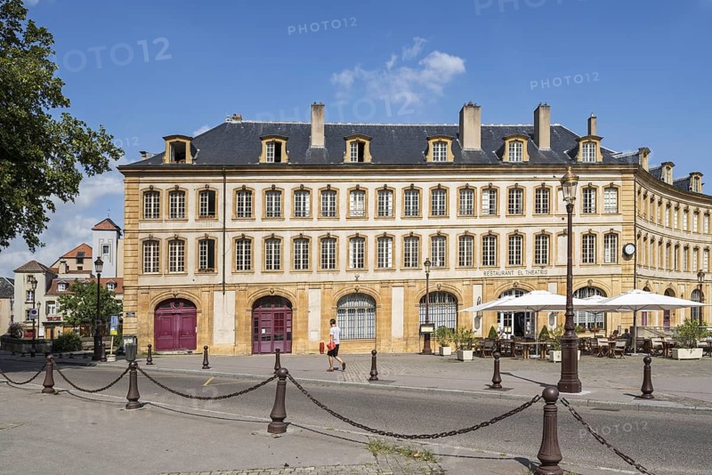 Restaurant El Theatris at the Place de la Comedie