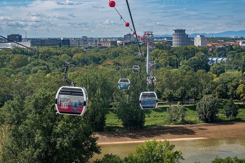 Cable car over the grounds of the Federal Horticultural Show