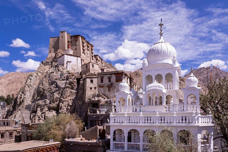 Leh Sikh temple in front of Leh Palace