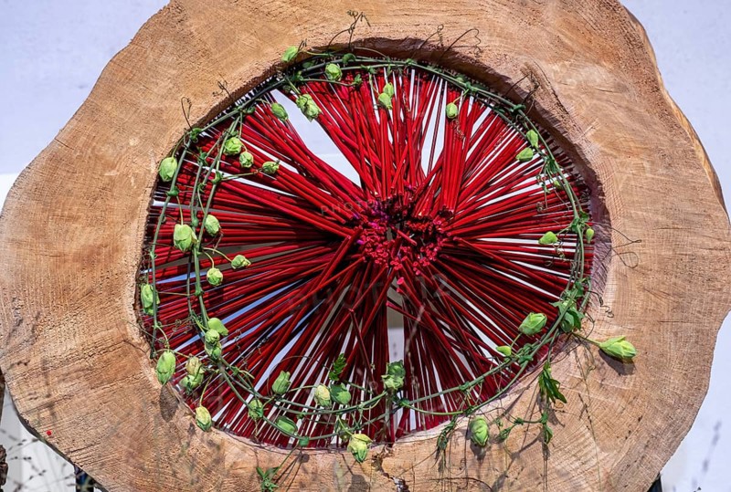 Thematic flower arrangements on various feelings such as worry