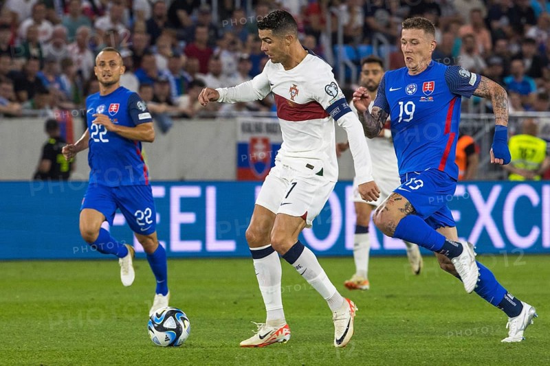 Cristiano RONALDO Portugal centre