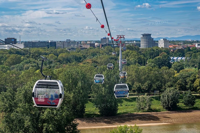 Cable car over the grounds of the Federal Horticultural Show