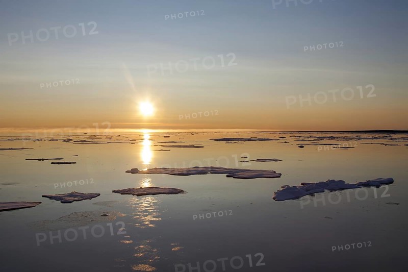 Sunset over the Hinlopenstretet