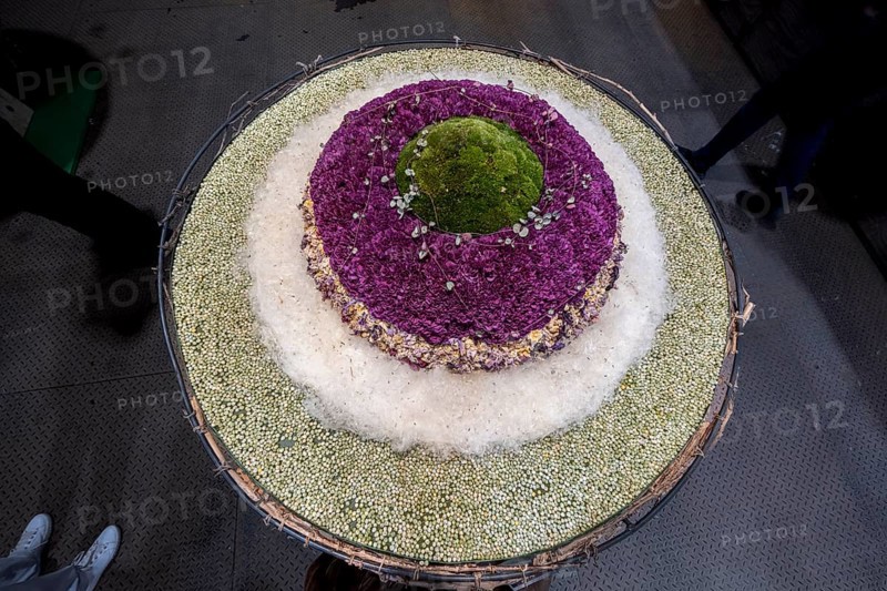 Thematic flower arrangements on various feelings and themes
