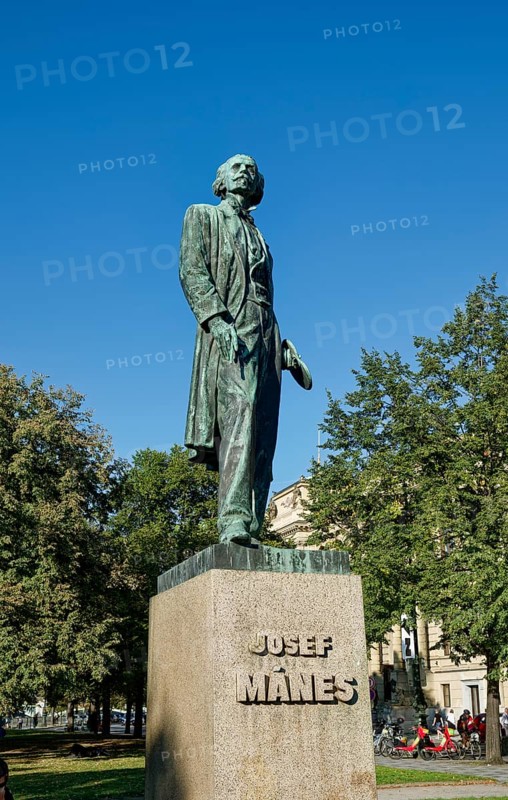 Monument by Josef Manes at the Rudolfinum