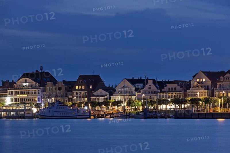 Vorderreihe at night along the river Trave at Travemuende