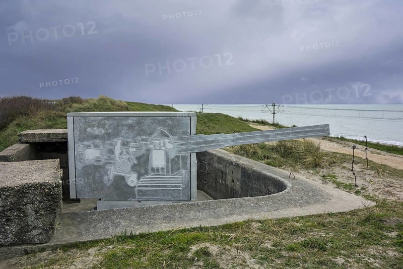 Reconstruction of German WWI gun at Battery Aachen in the Raversyde Atlantikwall