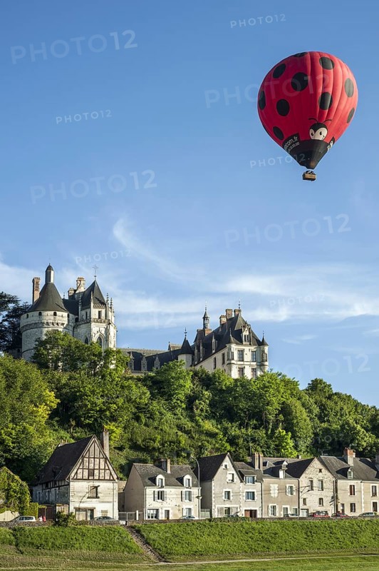 Hot-air balloon flying over the Chateau de Chaumont