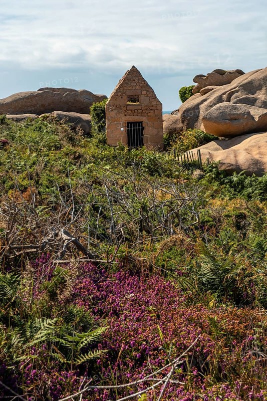 Old stone dwelling along Lighthouse Mean Ruz