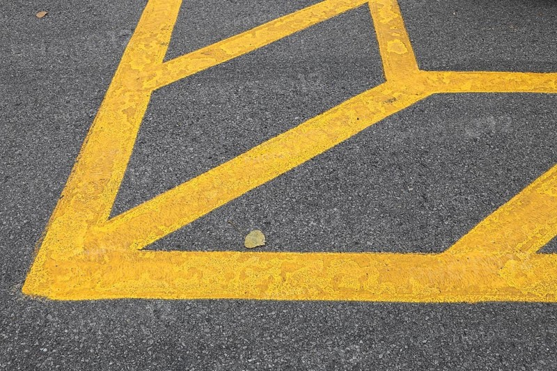 Street markings in a public parking lot