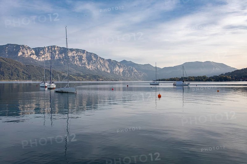 Attersee in front of Hoellengebirge