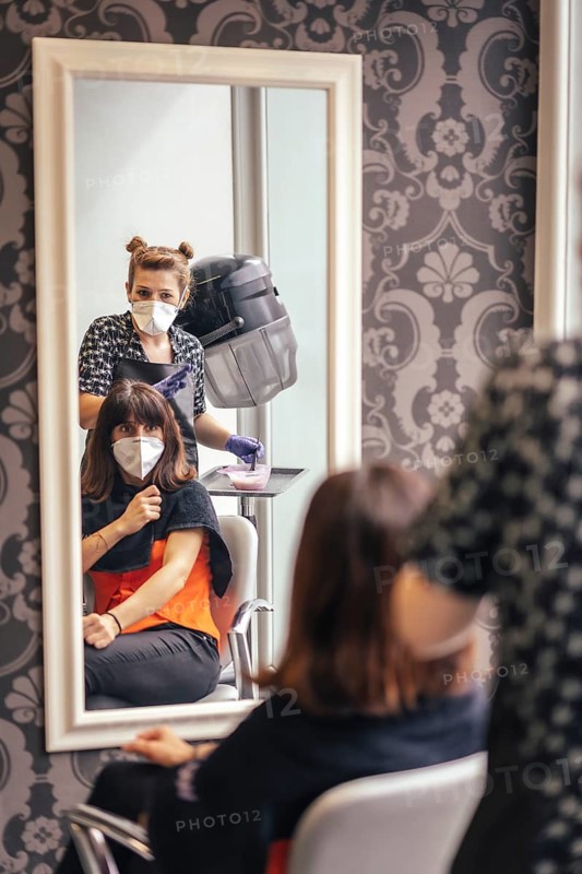 Hairdresser with security measures for the covid-19