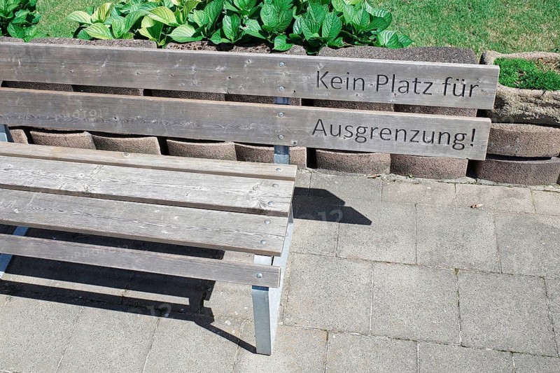 Bench with inscription Kein Platz fuer Ausgrenzung