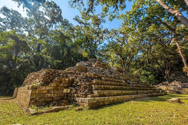 Maia piramideak Copan Ruinasen. Honduras