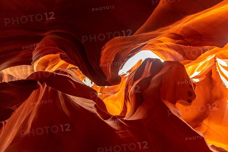 Colored waves inside Lower Antelope