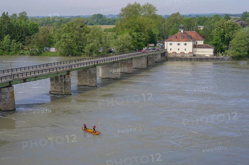 Old Inn bridge with boat