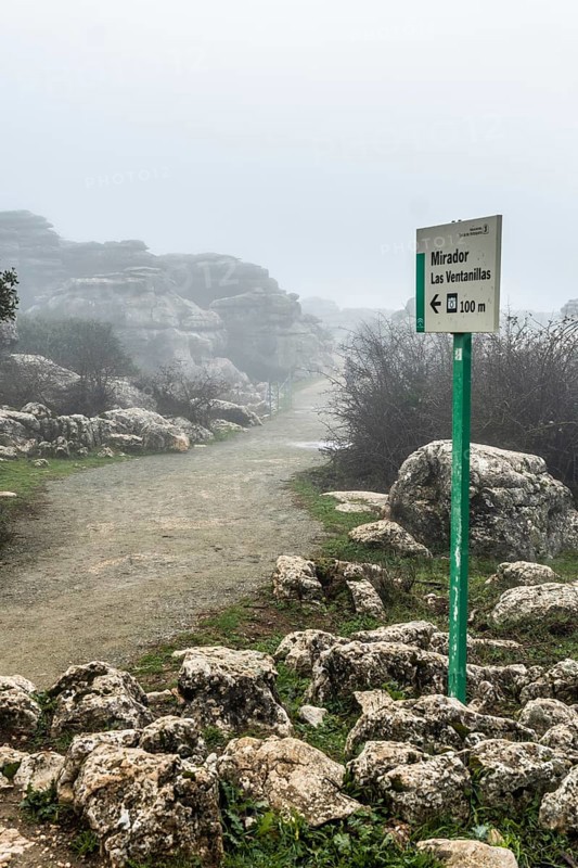 Fog at the beginning of the trail in El Torcal de Antequera