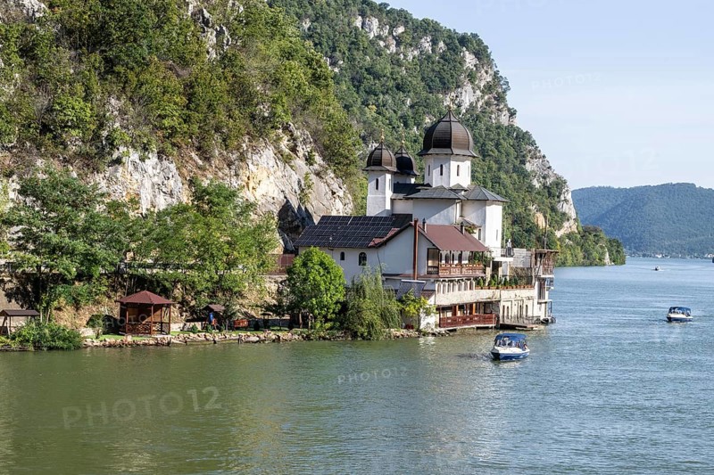 Mraconia Monastery