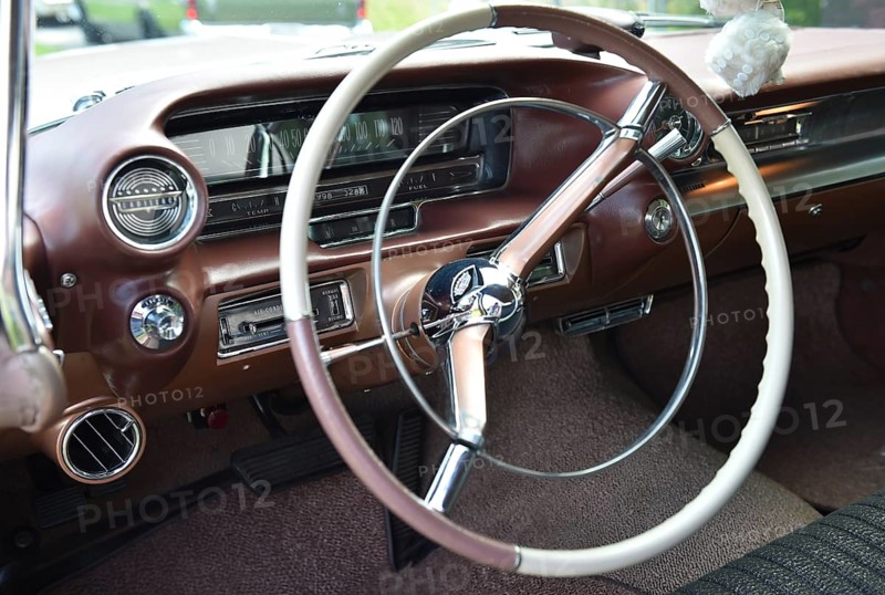 Steering wheel from Cadillac Sedan