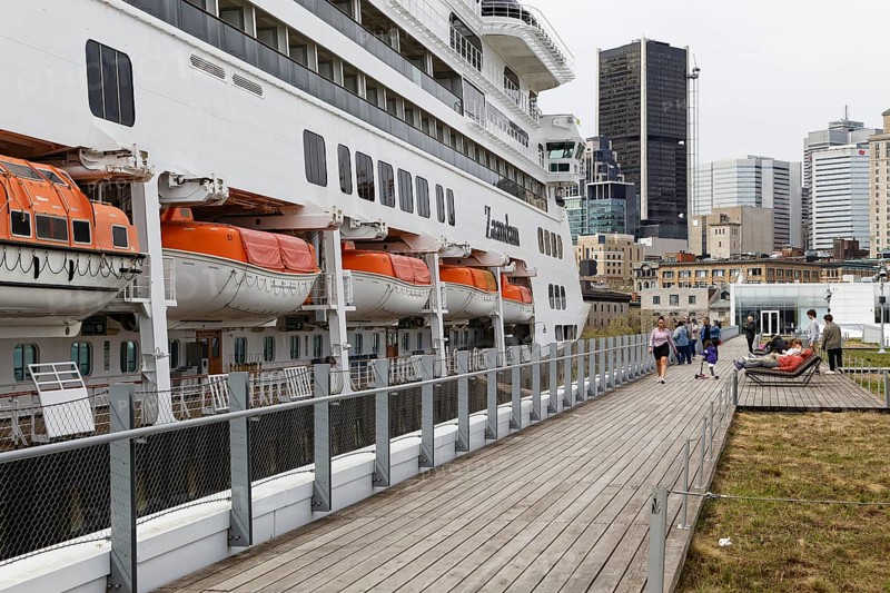 Cruise ship