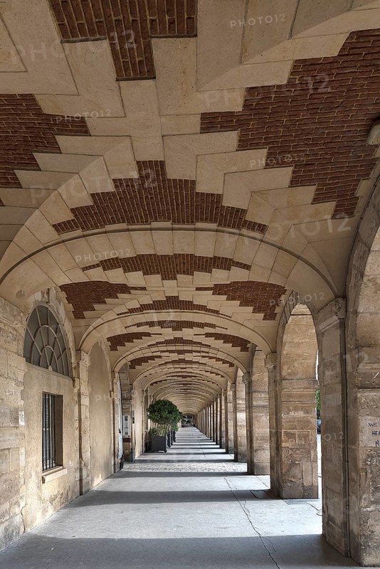 Historic arcade of the Hotel de Sully