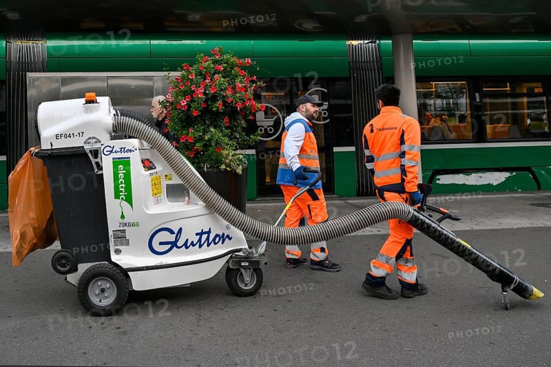 Glutton Electric Waste Vacuum Cleaner Walkway Cleaning