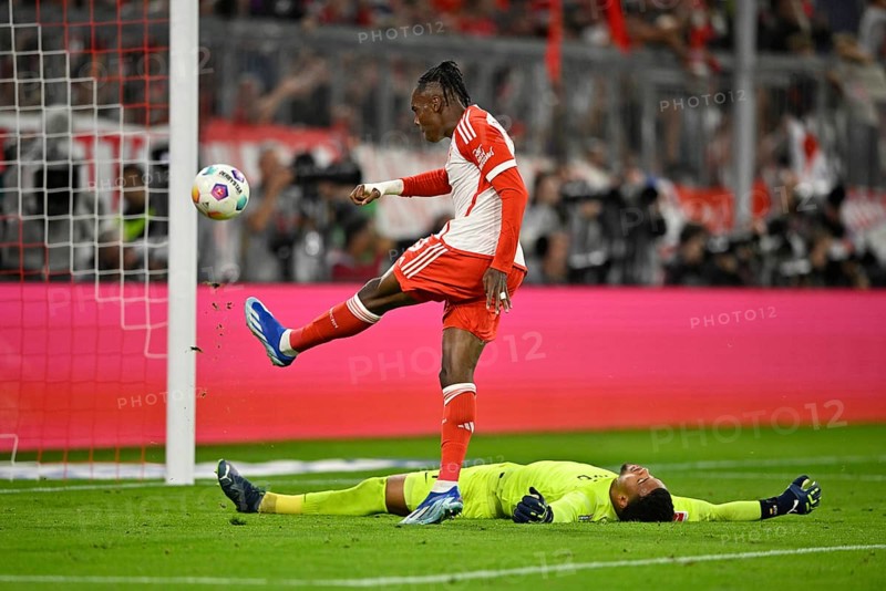 Goal kick Mathys Tel FC Bayern Munich FCB