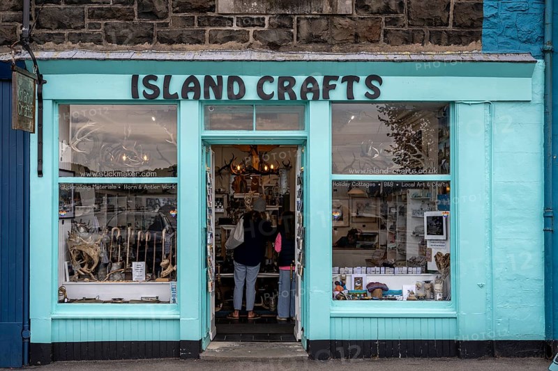 Arts and crafts and gift shop in the harbour town of Tobermory