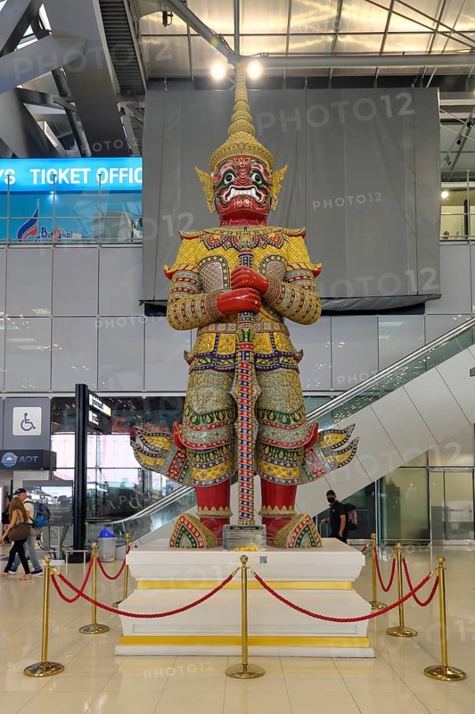 Giant figure Tosagiri horn from Thai mythology