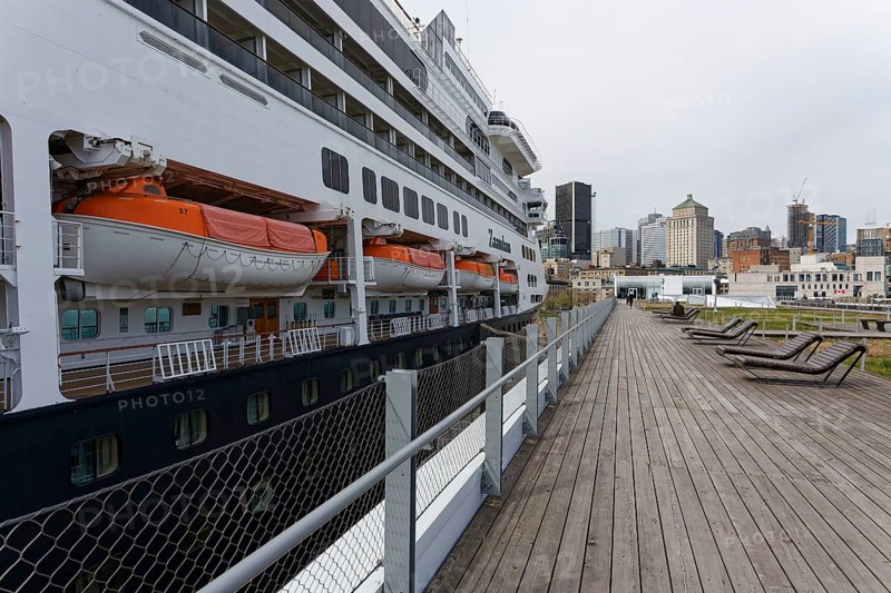 Cruise ship