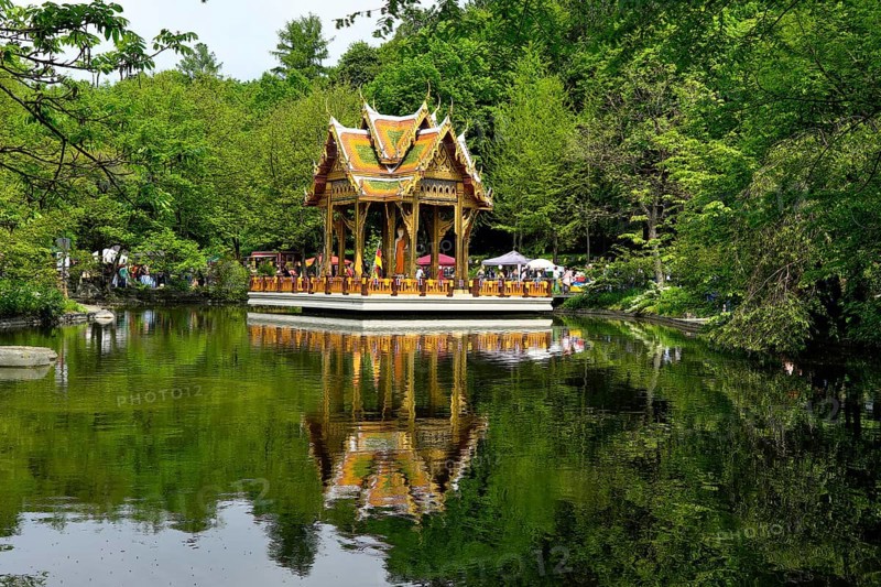 Thai temple with reflection in the Westpark