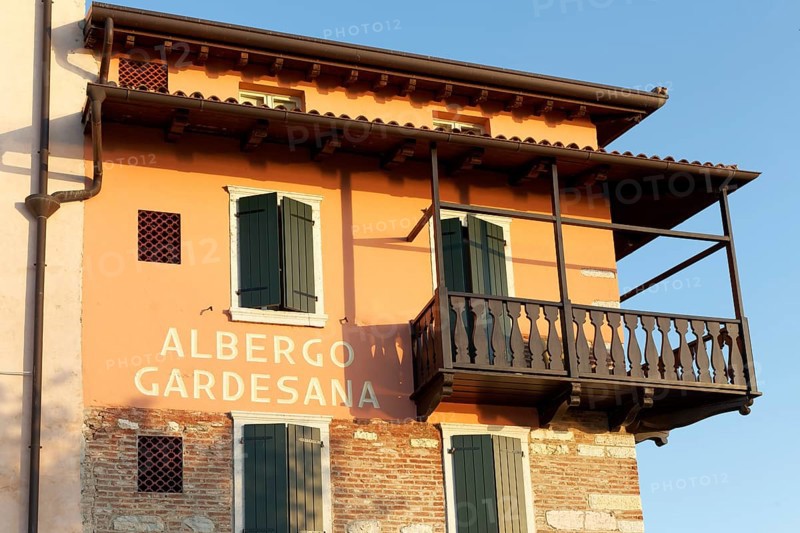 Corner balcony Albergo Gardesana