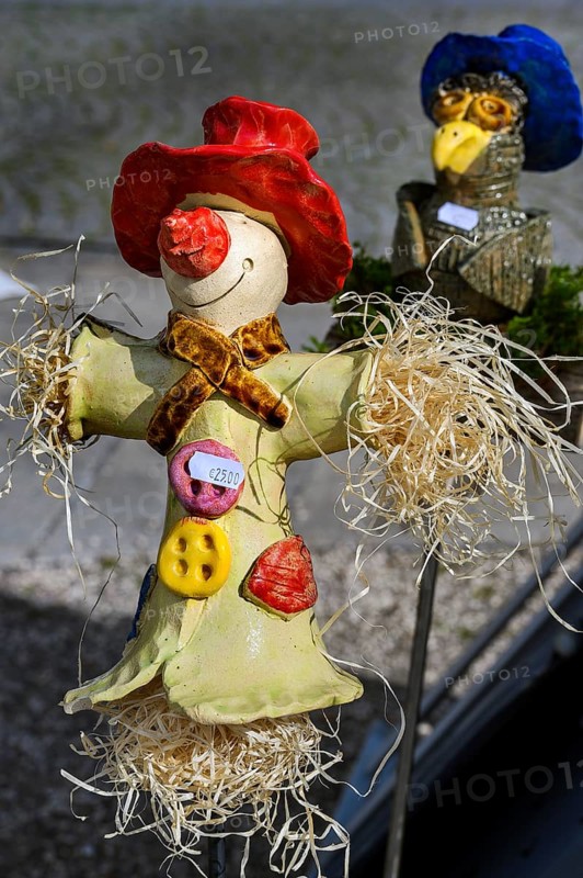 Ceramic figures at the pottery and arts and crafts market