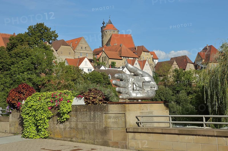 Sculpture Ingresso by Gunther Stilling 2014 and townscape with Schochenturm and Obere Burg