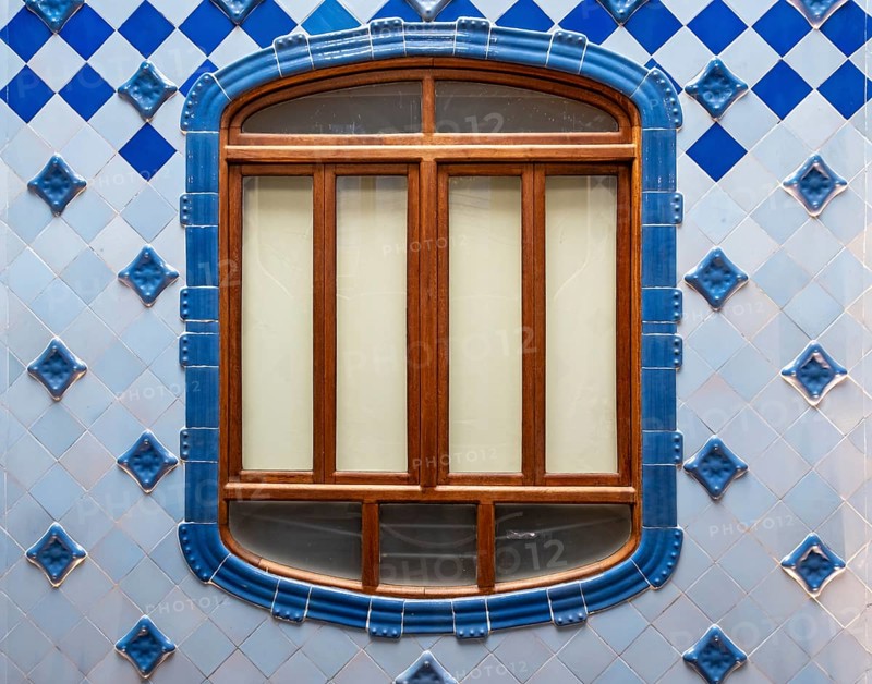 Atrium window