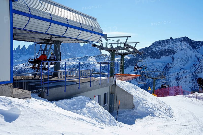 Chairlift ski