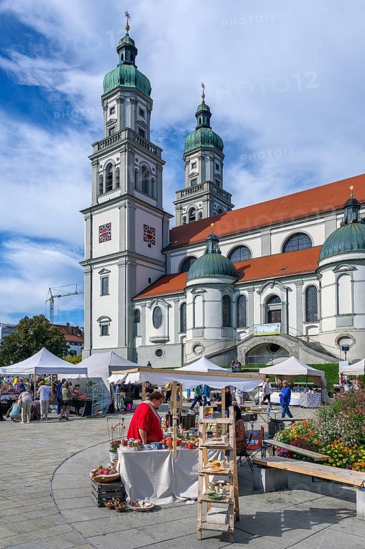 Pottery and craft market at the Lorenzkirche