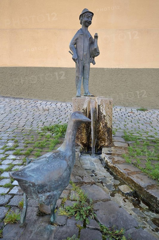 Fountain with sculptures