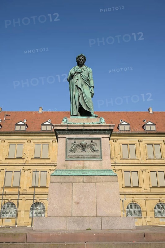 Statue of Friedrich Schiller in front of the Prinzenbau