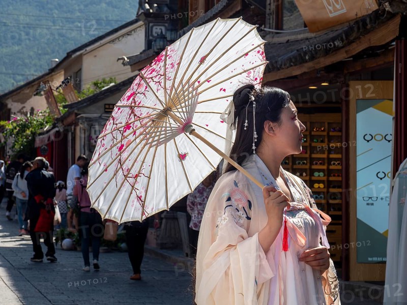 Woman in Chinese nostalgia