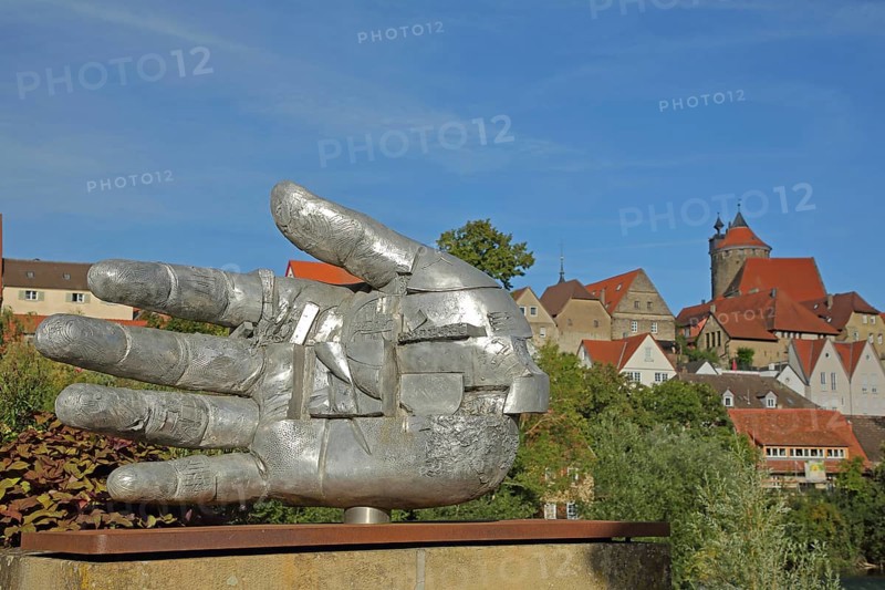Sculpture Ingresso by Gunther Stilling 2014 and Schochenturm