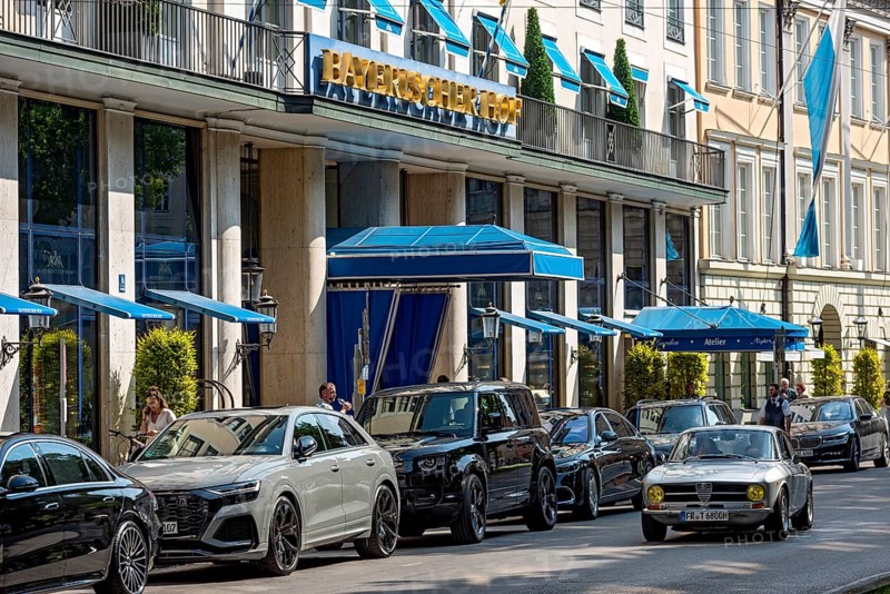 Hotel Bayerischer Hof with Palais Montgelas