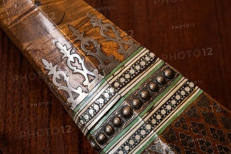Inlaid gun